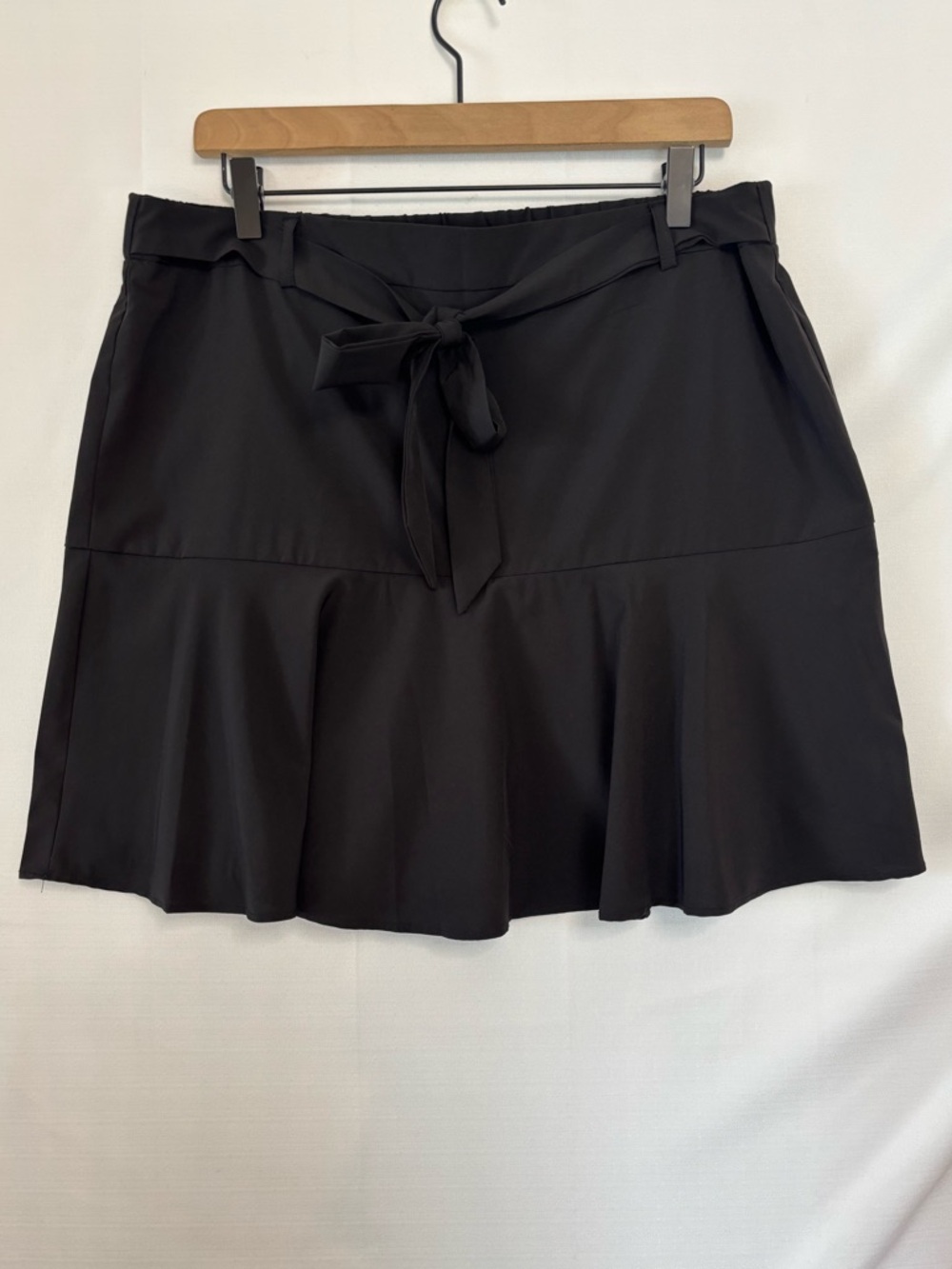 SOHO Black Tie-Waist Skort Size XL